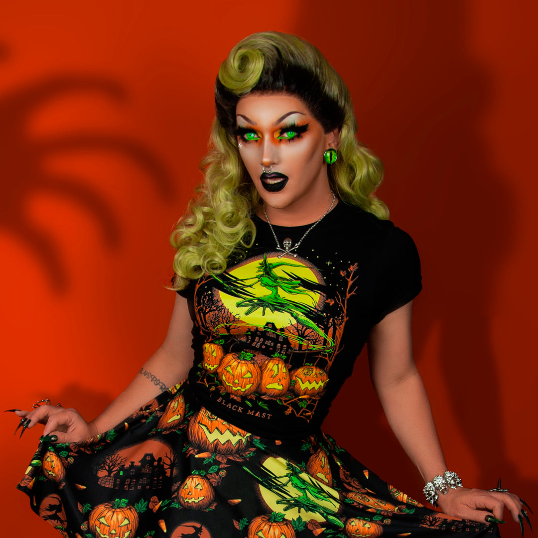 Hallow Haunts Graphic T-shirt - Black Mast