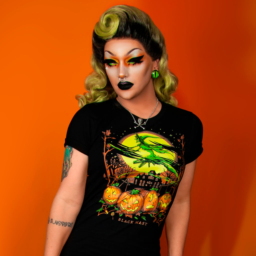 Hallow Haunts Graphic T-shirt - Black Mast