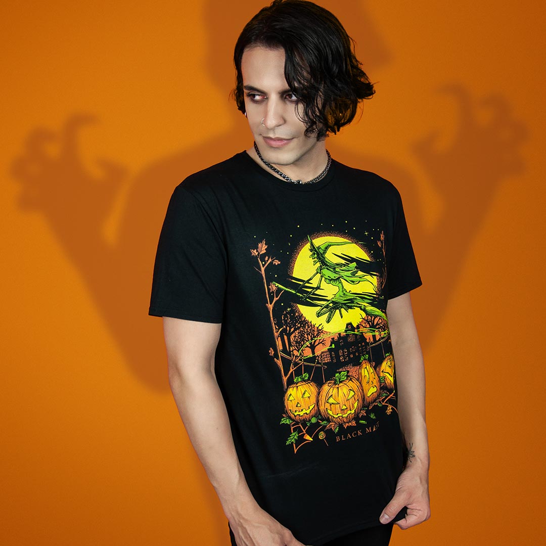 Hallow Haunts Graphic T-shirt - Black Mast